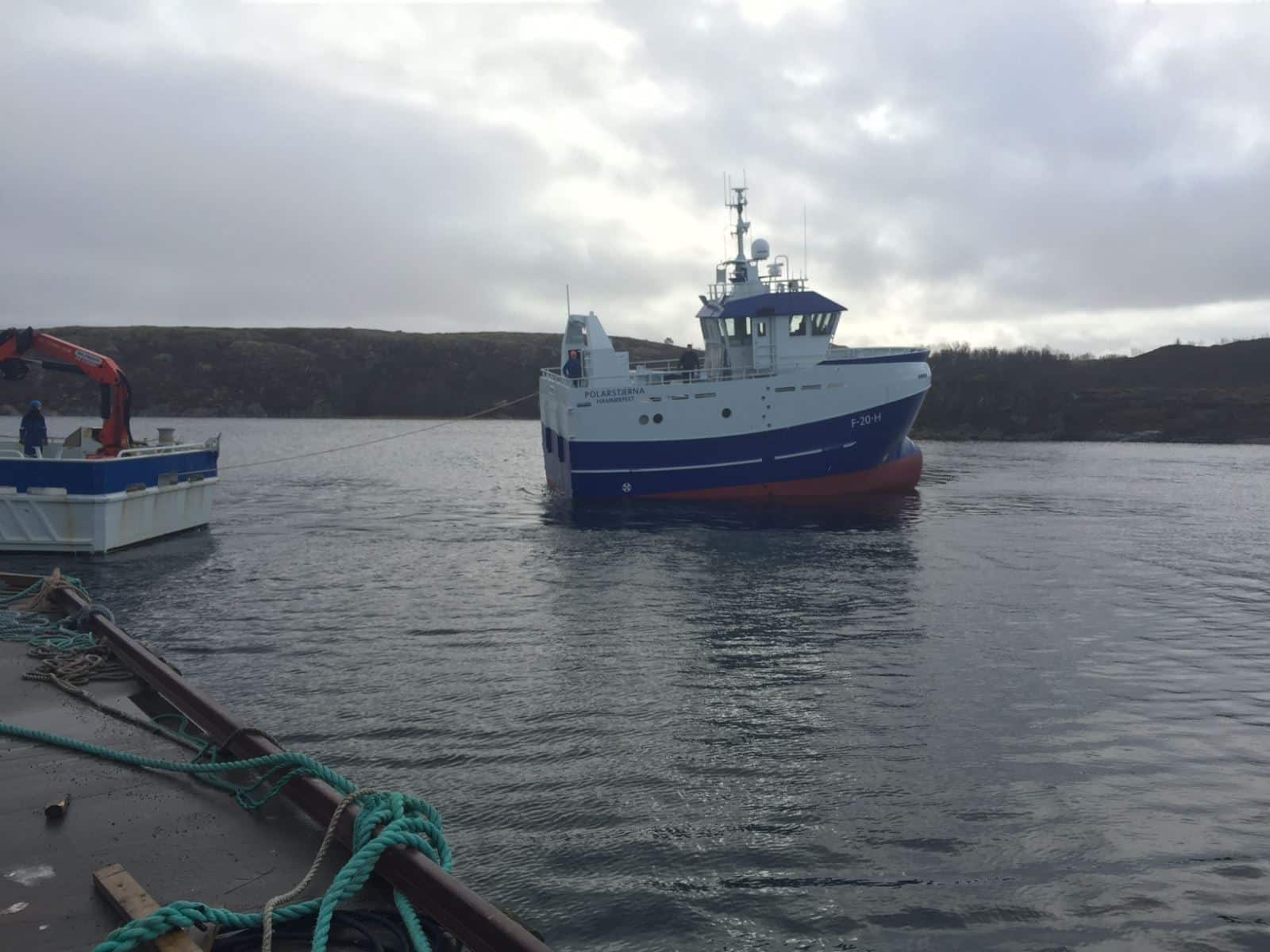 Broelektronikk på NB25 Polarstjerna med sonar, kart og kameraovervåkning.